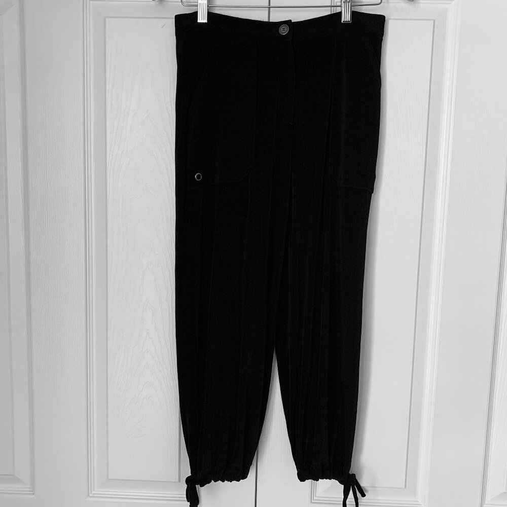 CHICO’S Slinky Travelers Ankle Drawstring Cinch Black Front Zip Pants Sz .5